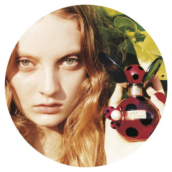 Imagen de la campaña del nuevo perfume de Marc Jacobs