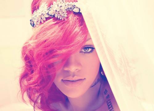 Rihanna-Loud-Promo-3