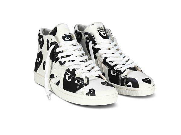 Sneakers Pro Leather por Commes des Garçons en blanco y negro
