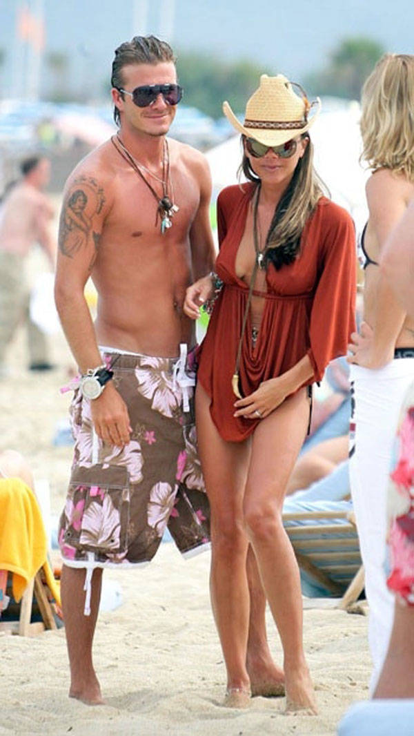 La pareja Beckham con su bazar a cuestas.