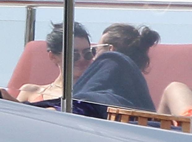 kendall y Harry barco