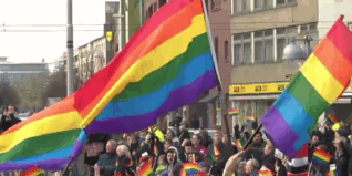orgullo-gay-2016-empiezan-las-celebraciones-orgullo-gay-bandera