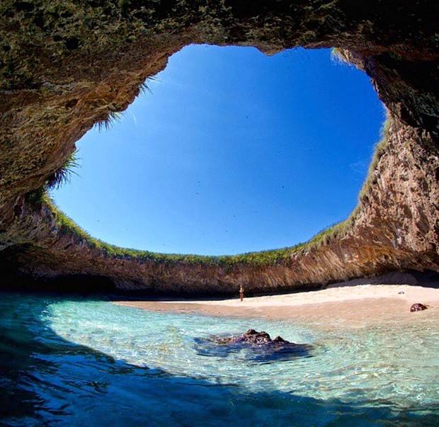 Playa Lugares Escondida, Islas Marietas,  México