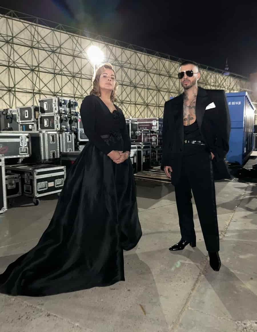 Rauw Alejandro y su madre en los Latin Grammy 2023