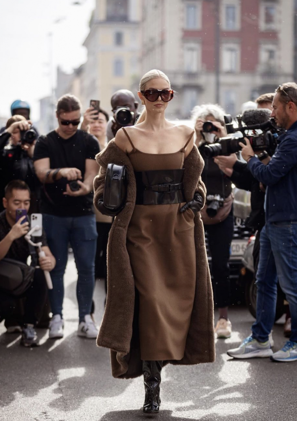 La influencer Leoni Hanne en la semana de la moda de París