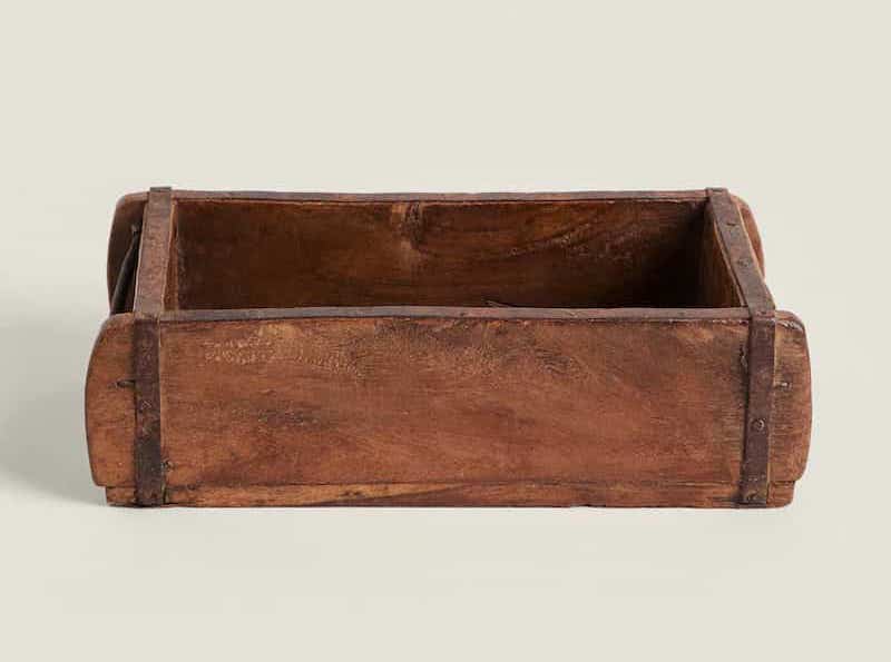 Caja en madera envejecida de Zara Home