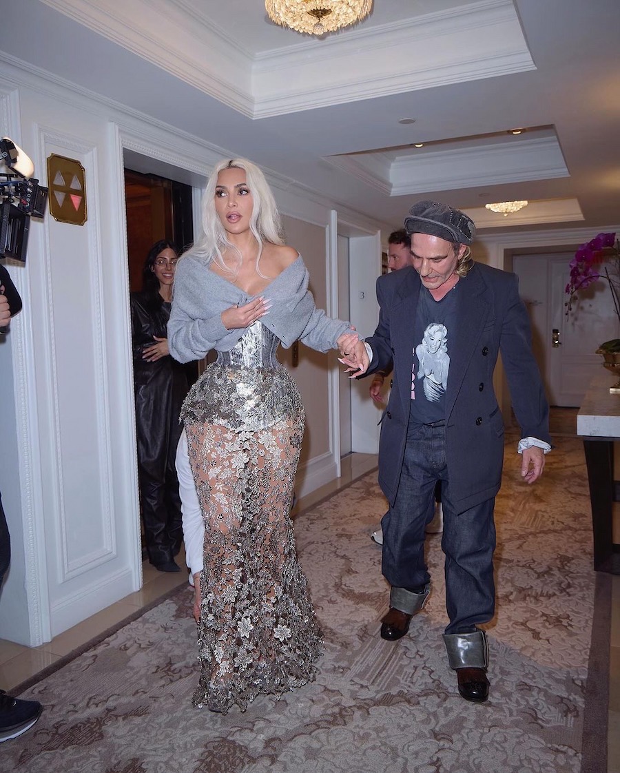 Kim Kardashian y John Galliano en la MET Gala 2024