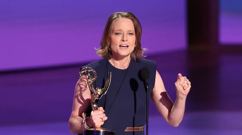 Jodie Foster recogiendo su primer Emmy