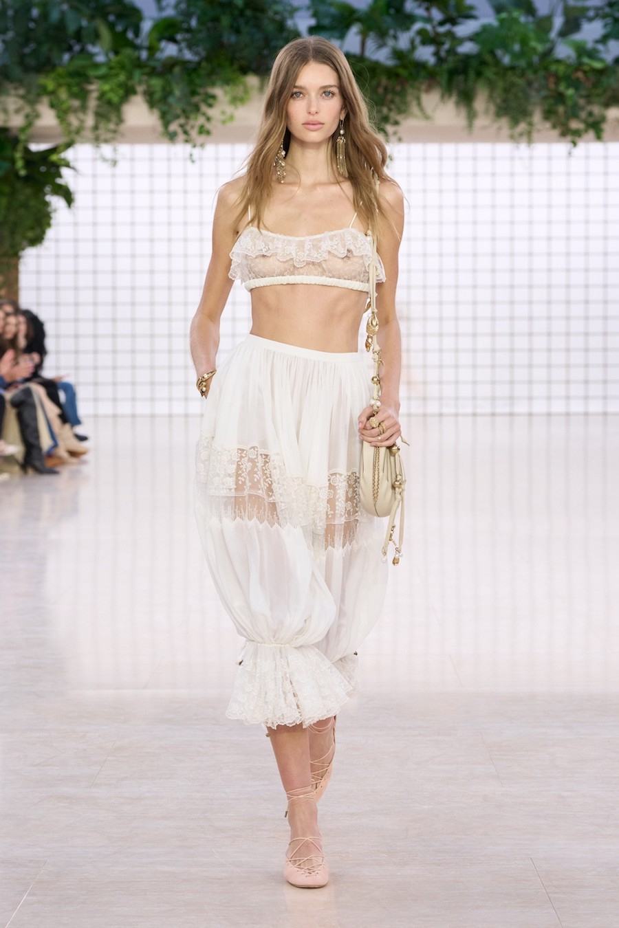 Chloé SS25 desfile