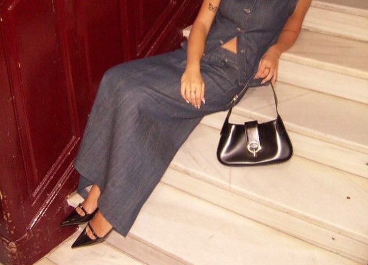 Patri Goe con falda denim