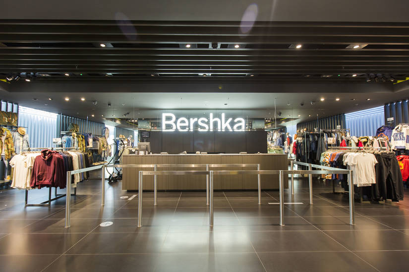 Tamano relativo aquí Glamour Así es la mayor tienda BershKa de Europa | Vanidad