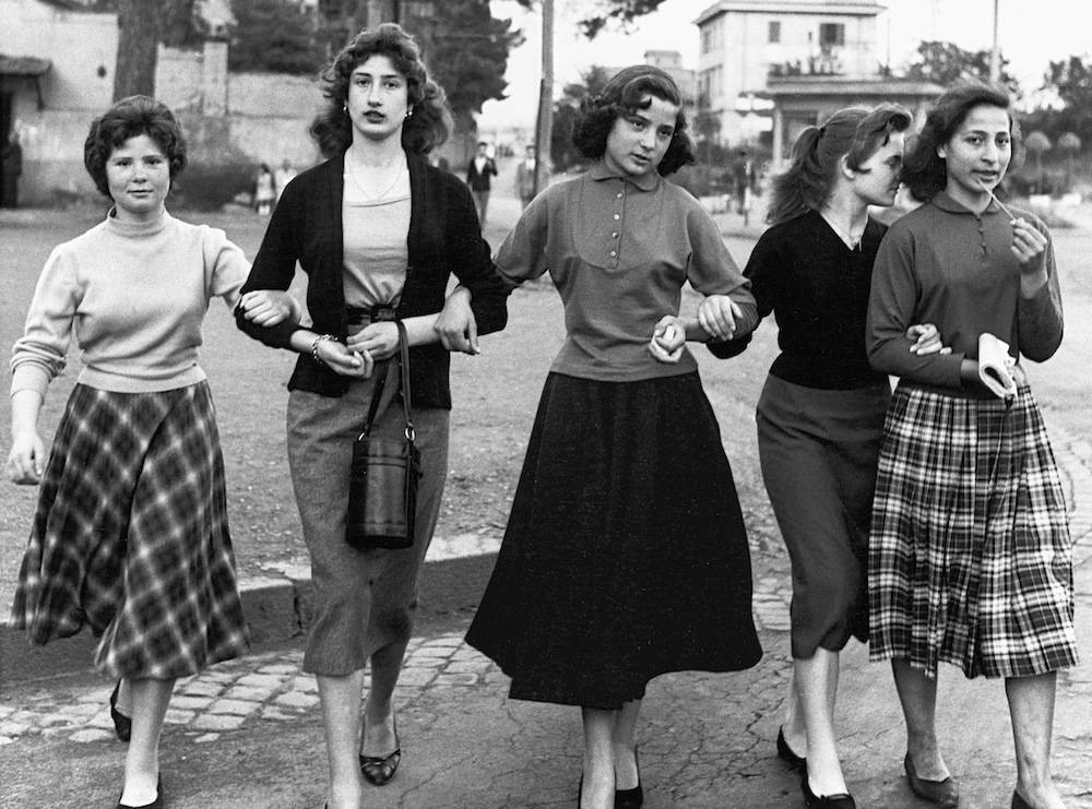 Group of young ladies, Rome 1956. Fotografía: William Klein