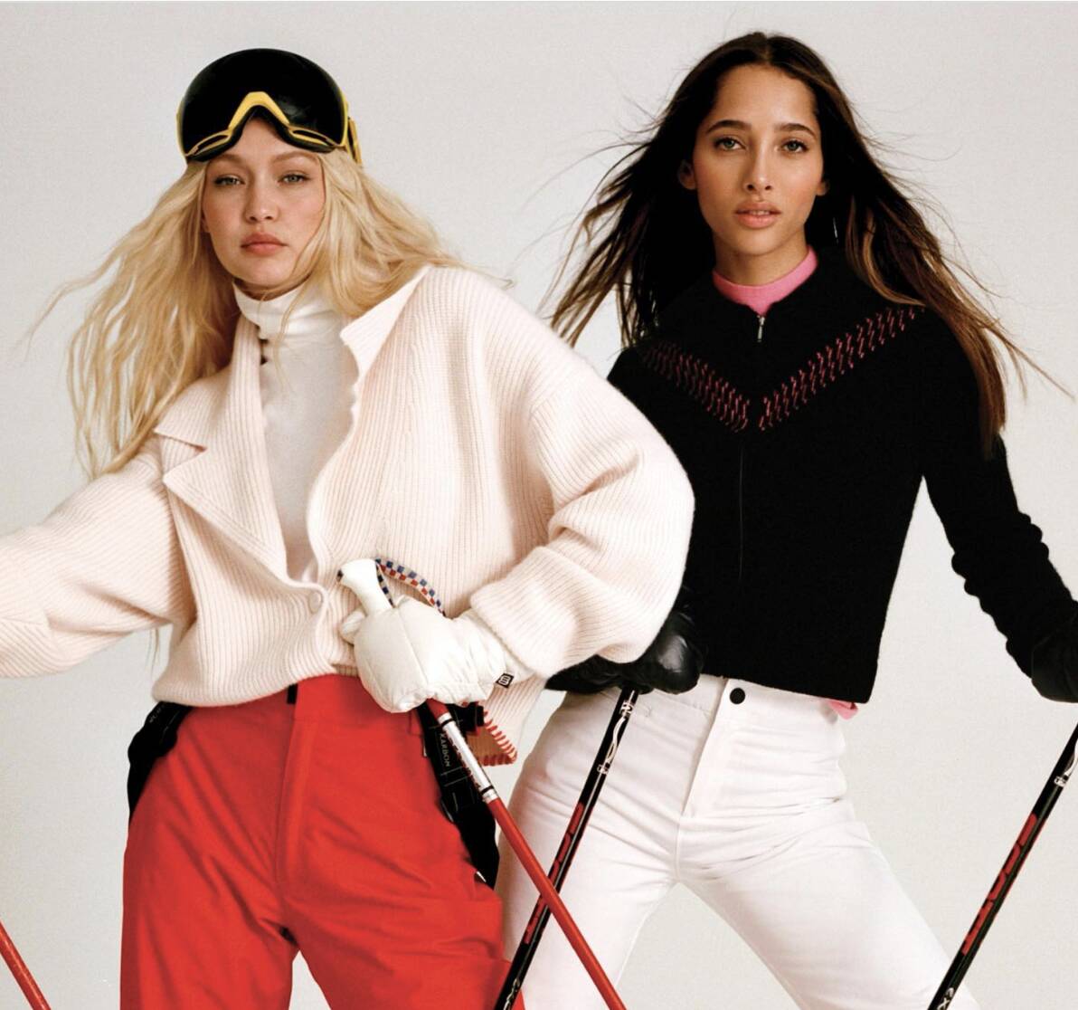 Imagen: Gigi Hadid y Yasmin Wijnaldum
x Guest in Residence Ski Lodge Line ©Sean Thomas