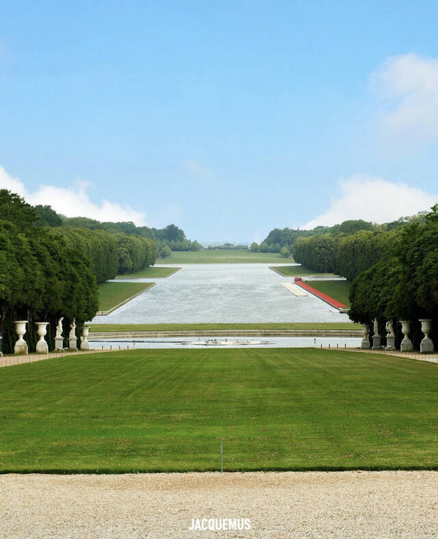 Palacio de Versalles, escenografía del desfile de Jacquemus Otoño 2023