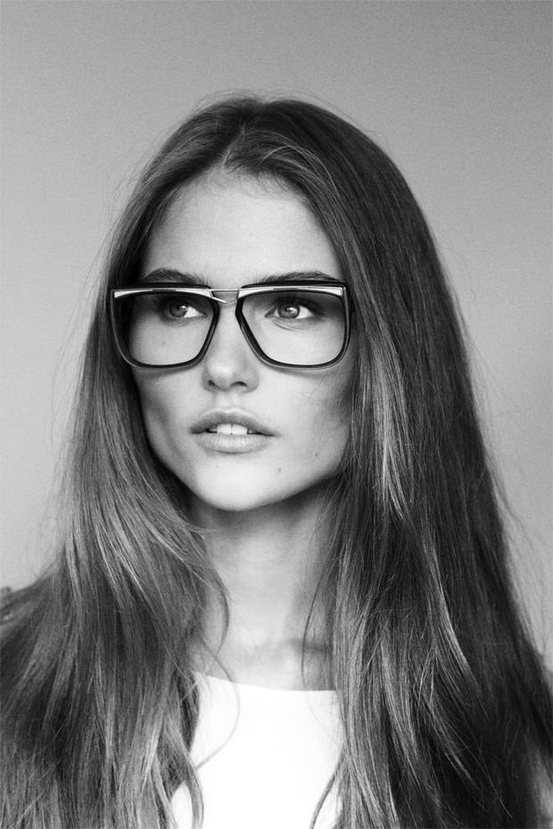 Gafas vintage de Le Swing Vintage y top de Coss.