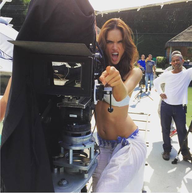 10_razones_por_las_que_envidiar_a_alessandra_ambrosio_actriz_09
