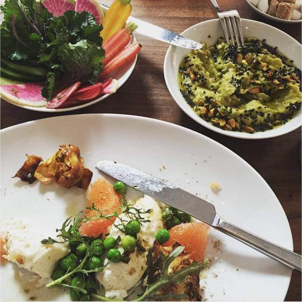 10_razones_por_las_que_envidiar_a_alessandra_ambrosio_comida_sana_03