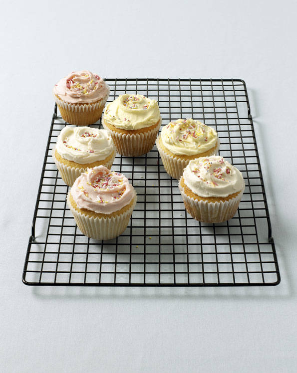 378-frosted-cupcakes