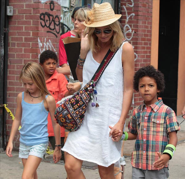 Heidi Klum pasea muy bien acompañada