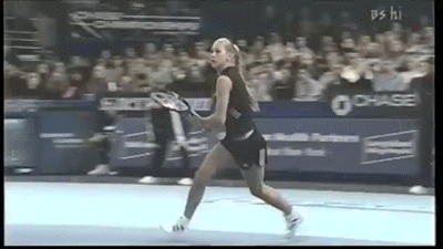 7 tribus gym giphy-kournikova