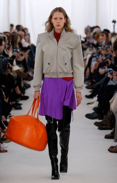 balenciaga en khaki