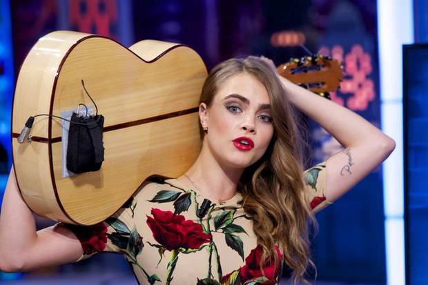 cara-delevingne-guitar-2-w724
