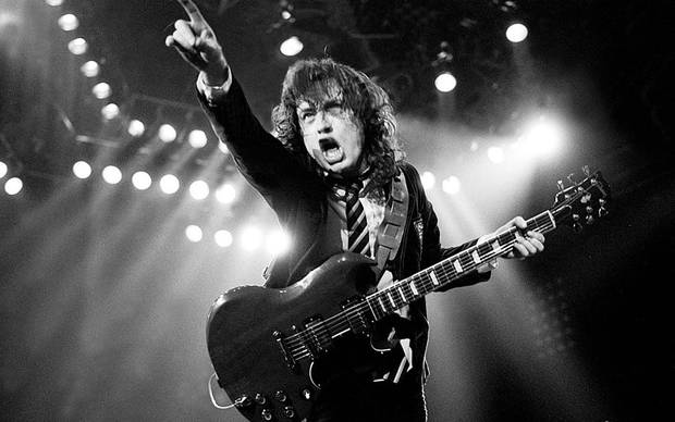 dia mundial del rock angus young