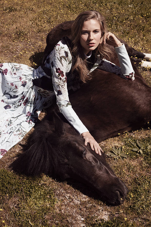 Editorial de Moda TWO AT THE COWSHED 10