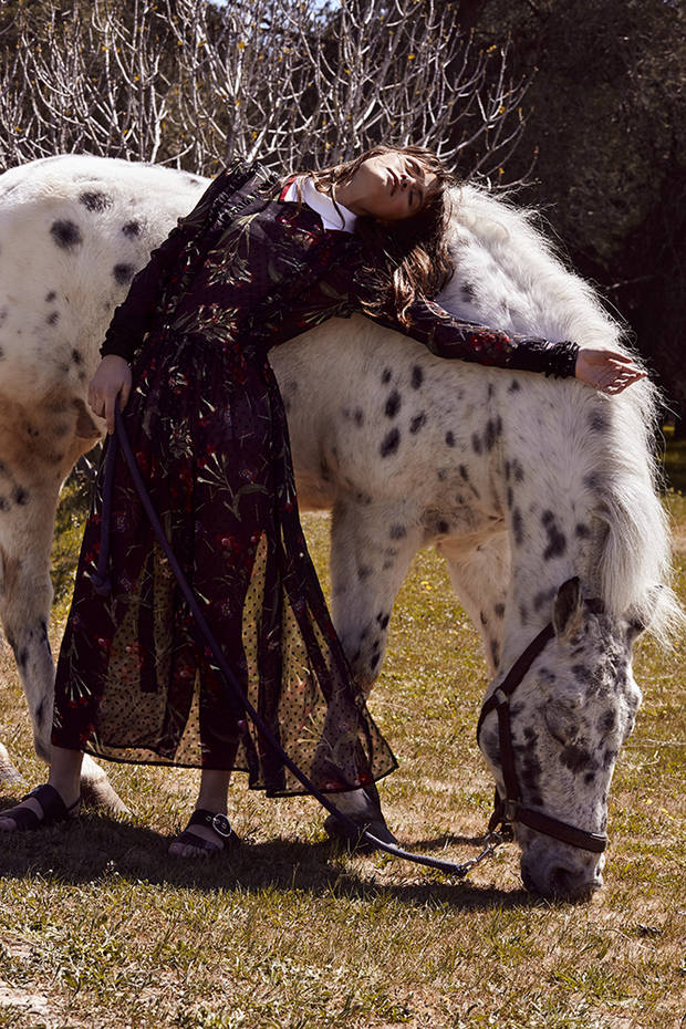 Editorial de Moda TWO AT THE COWSHED 3