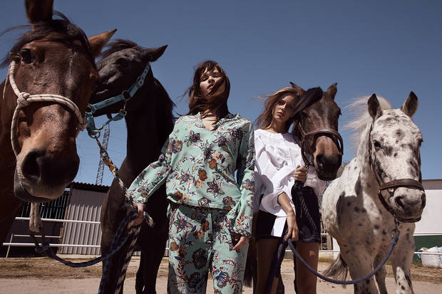 Editorial de Moda TWO AT THE COWSHED 5