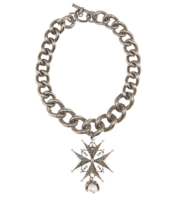 encadenate_este_verano_vuelven_los_collares_de_eslabones_alexander_mcqueen