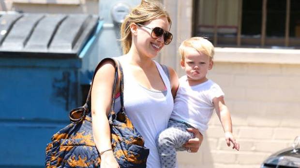 famosos que nos ahcen sentir mayores vanidad hilary duff