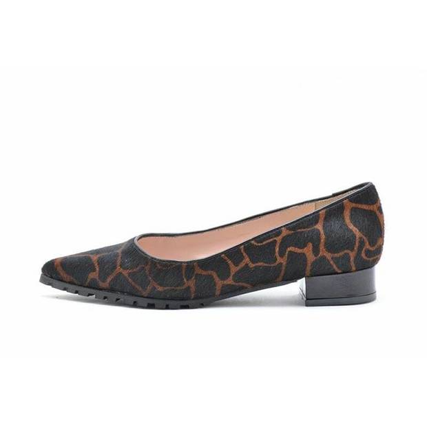 Con print de leopardo, de To Be.