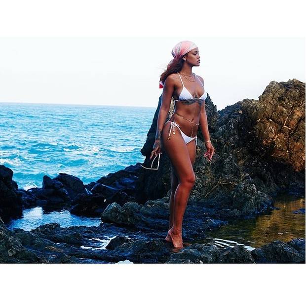 instagram-celebrities-biquini-vanidad-2