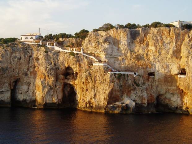 islas menorca cuevas