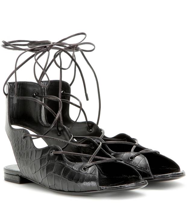 lace-up-flats-los-zapatos-que-arrasan-esta-temporada-saint-laurent
