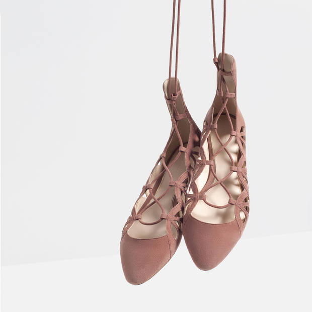 lace-up-flats-los-zapatos-que-arrasan-esta-temporada-zara