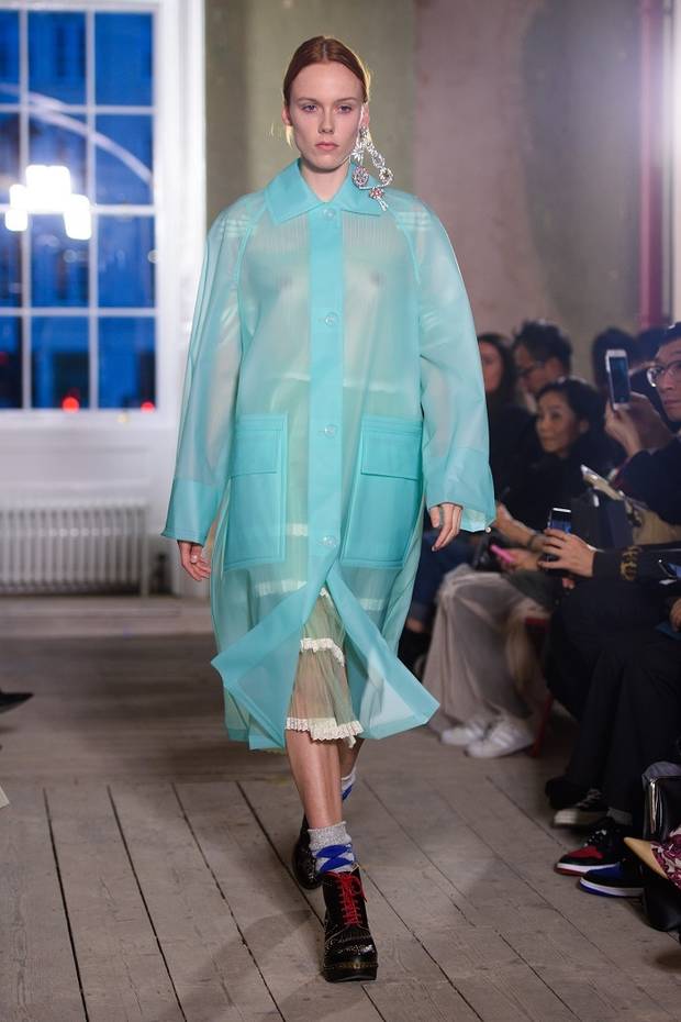 London Fashion Week - Burberry 3