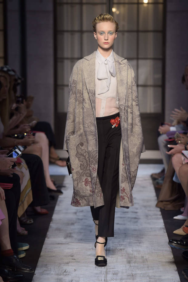 Look 10