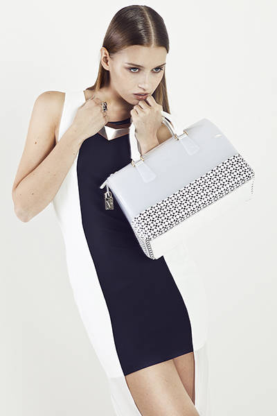 Vestido BERSHKA Collar COS Bolso FURLA Anillo &OTHER STORIES 