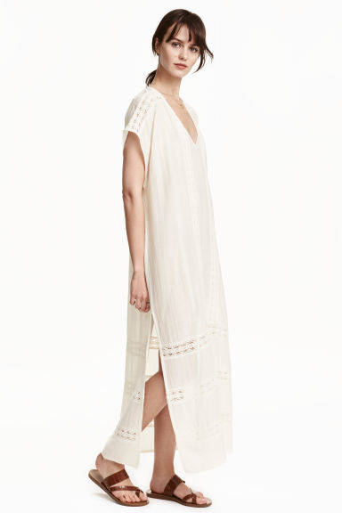 Los_vestidos_blancos_son_para_el_verano_hm