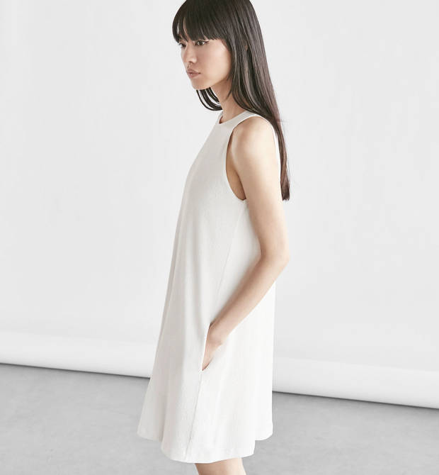 Los_vestidos_blancos_son_para_el_verano_massimo_dutti