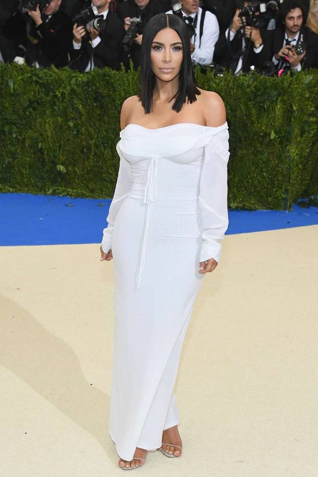 met_gala_2017_Kim_kardashian_Vivienne