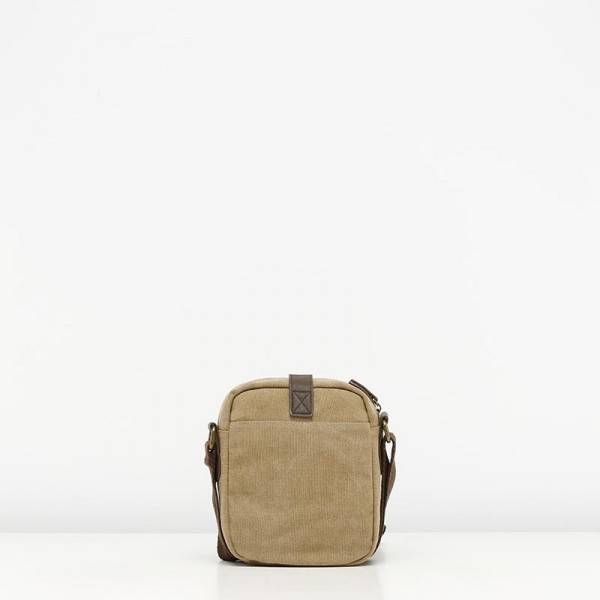 misako mochila colgada