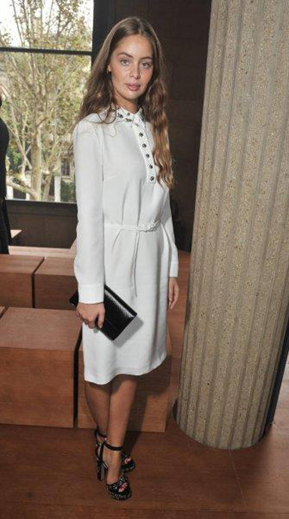 miumiufrontrowpost5.jpg miumiufrontrowpost5.jpg