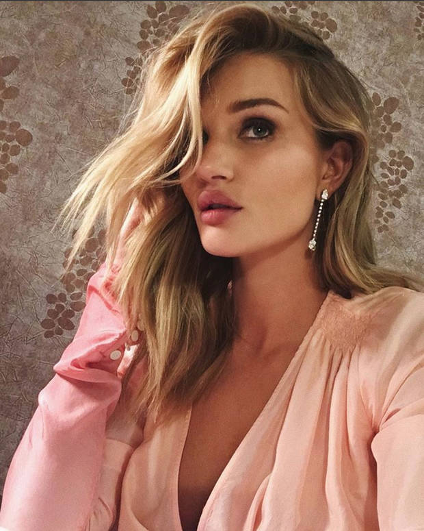 modelo belleza Rosie Hungtington - Vanidad - 5