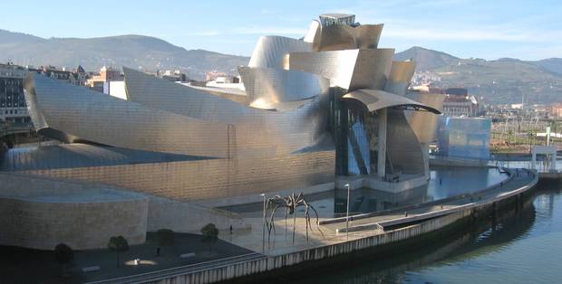noche_en_el_museo_las_mejores_exposiciones_de_espana_para_visitar_a_la_luz_de_la_luna_museo_guggenheim