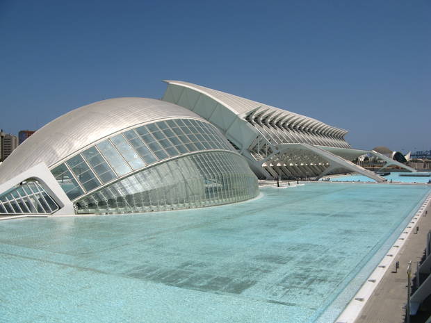 noche_en_el_museo_las_mejores_exposiciones_de_espana_para_visitar_a_la_luz_de_la_luna_reina_sofia_ciudad_de_las_artes_y_las_ciencias