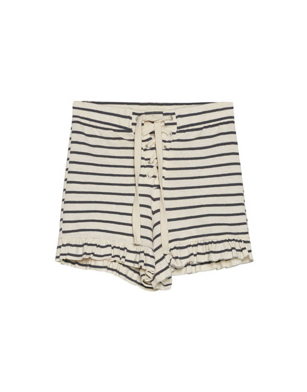 Shorts con volante Pull and Bear