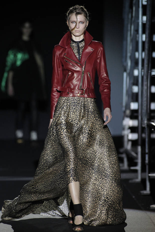seis-looks-de-alvarno-dignos-de-un-museo-04